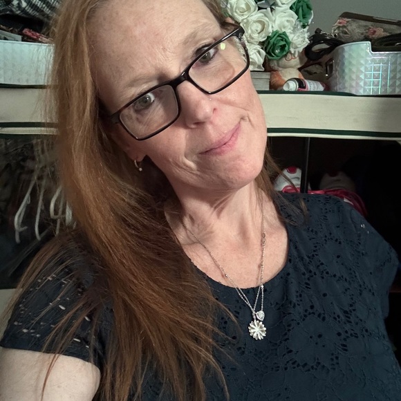 Meet your Posher, Denise - Picture 3 of 14